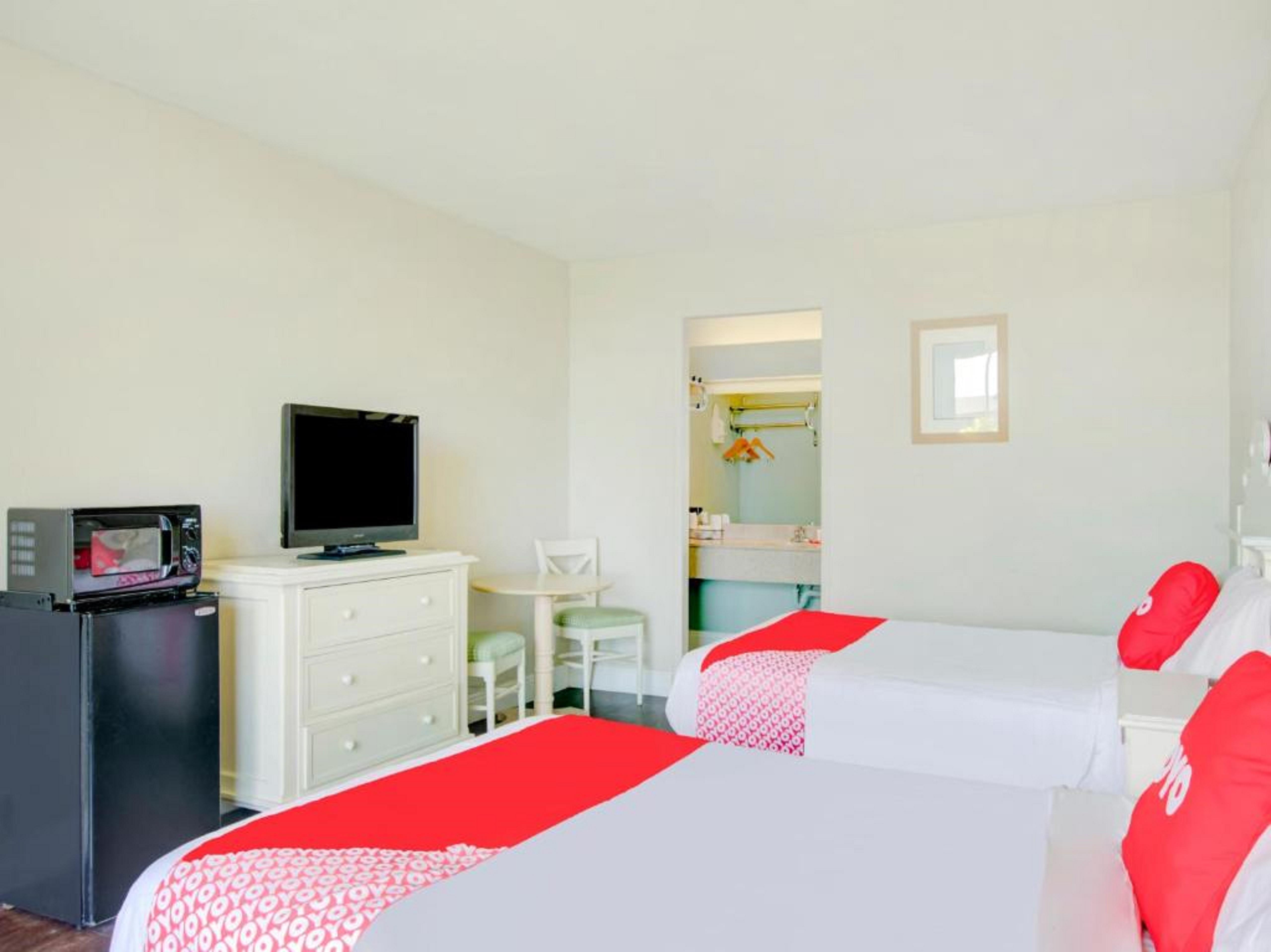 Oyo Hotel Dundee By Crystal Lake Exterior foto